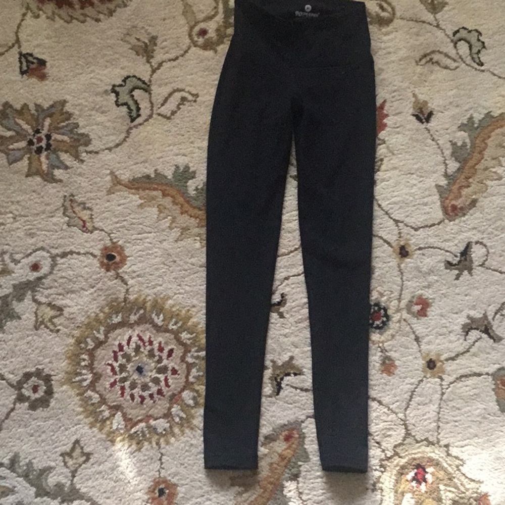 Black athletic leggings!